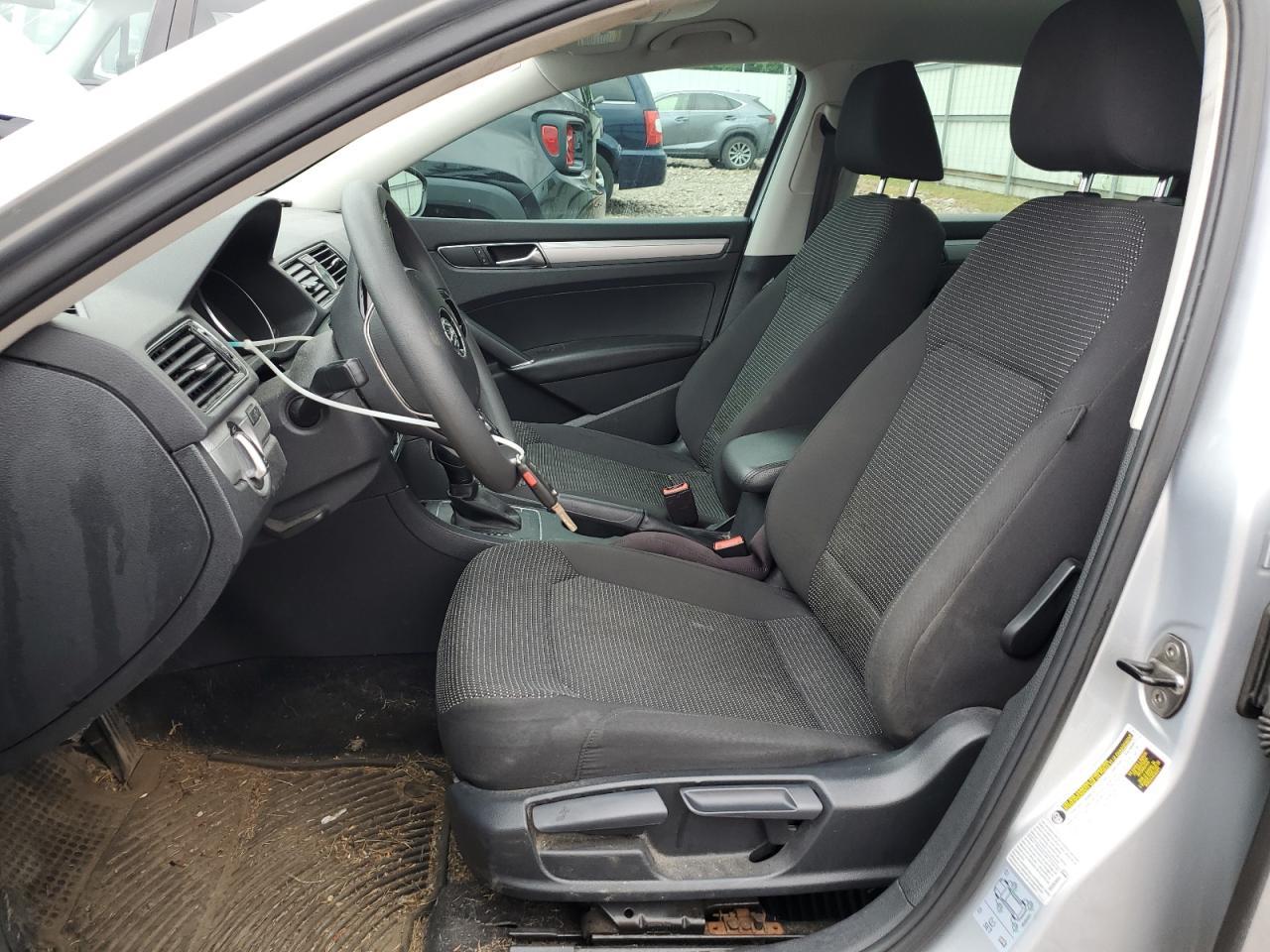 2017 Volkswagen Passat S - Фото 7