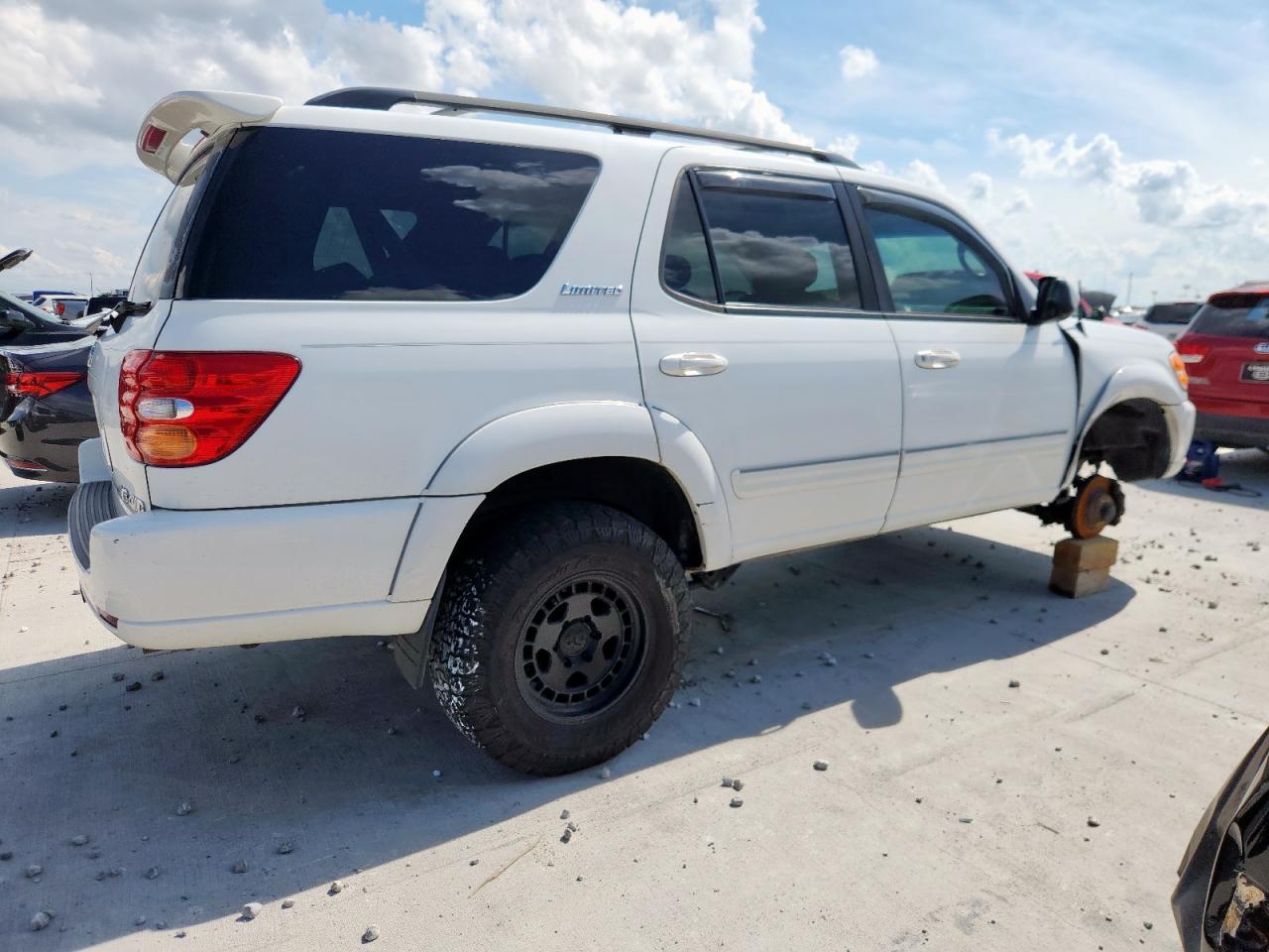 2004 Toyota Sequoia Limited - Image 3