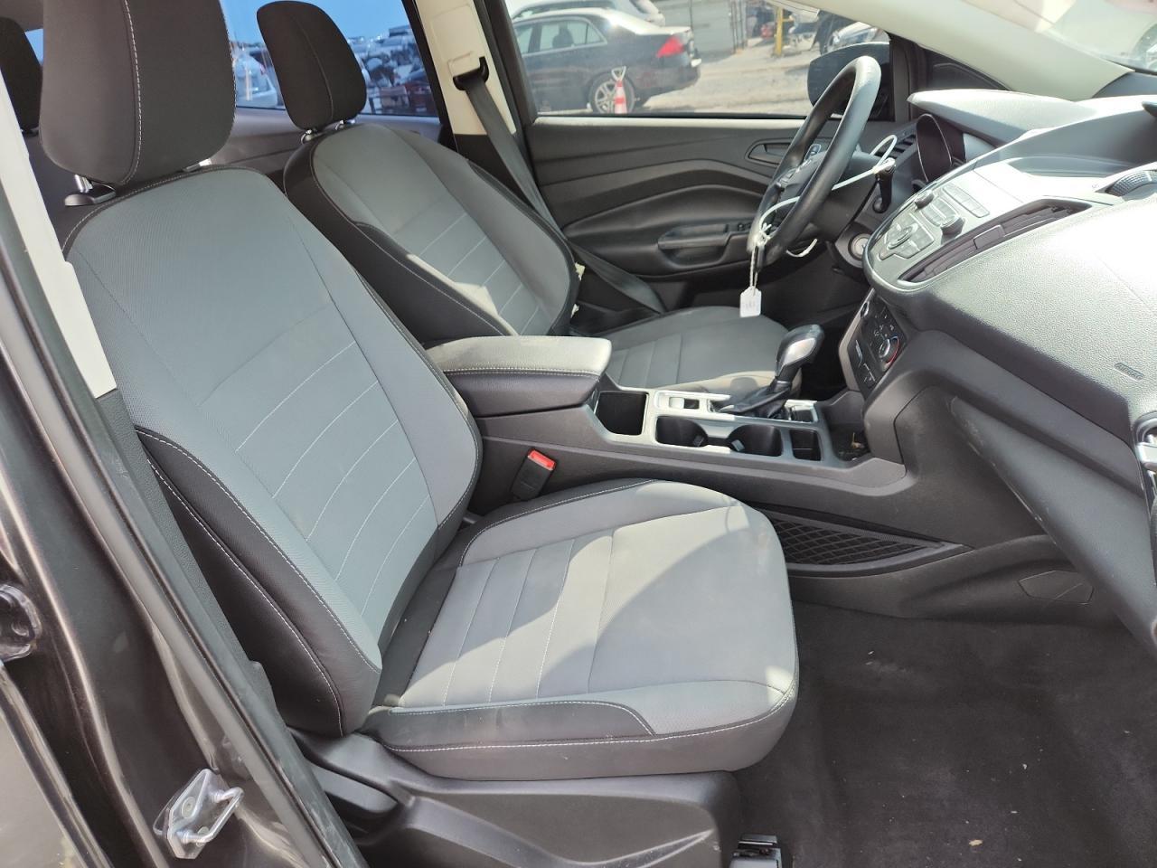 2019 Ford Escape S - Фото 7