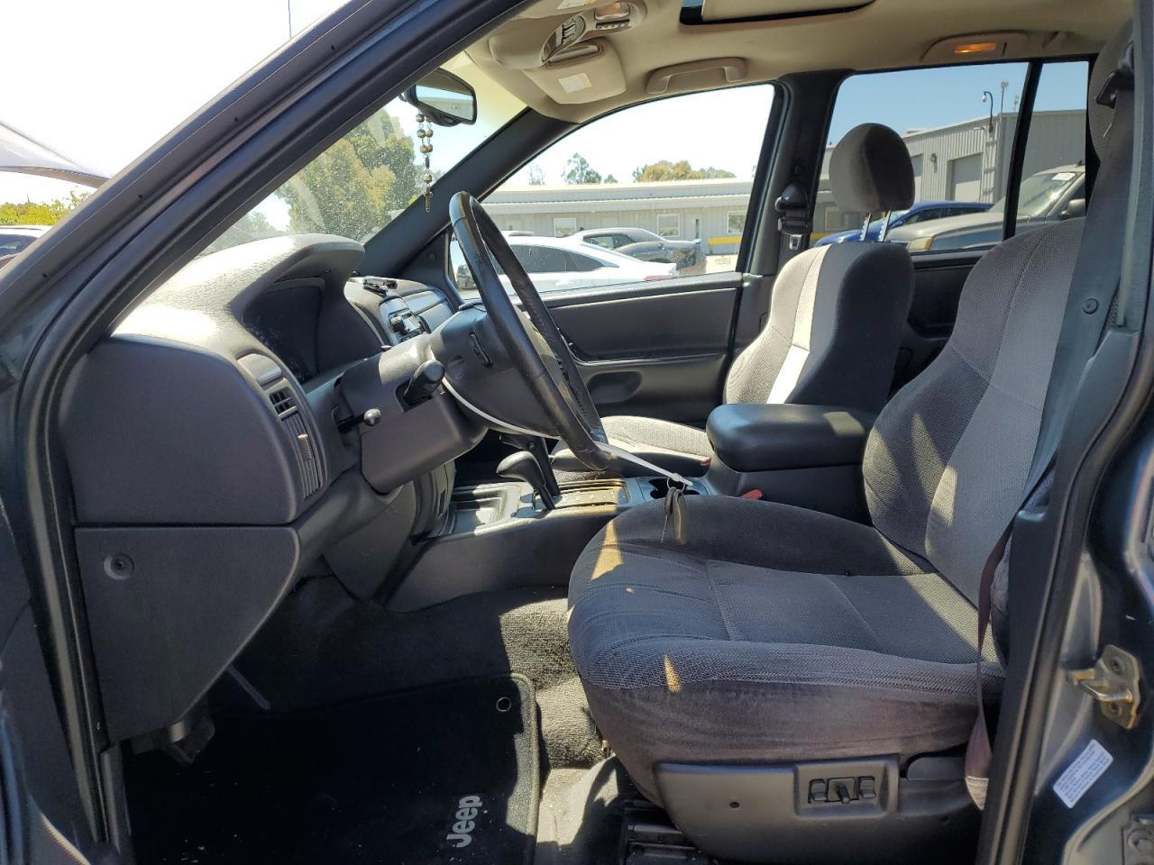 2001 Jeep Grand Cherokee Laredo - Image 7