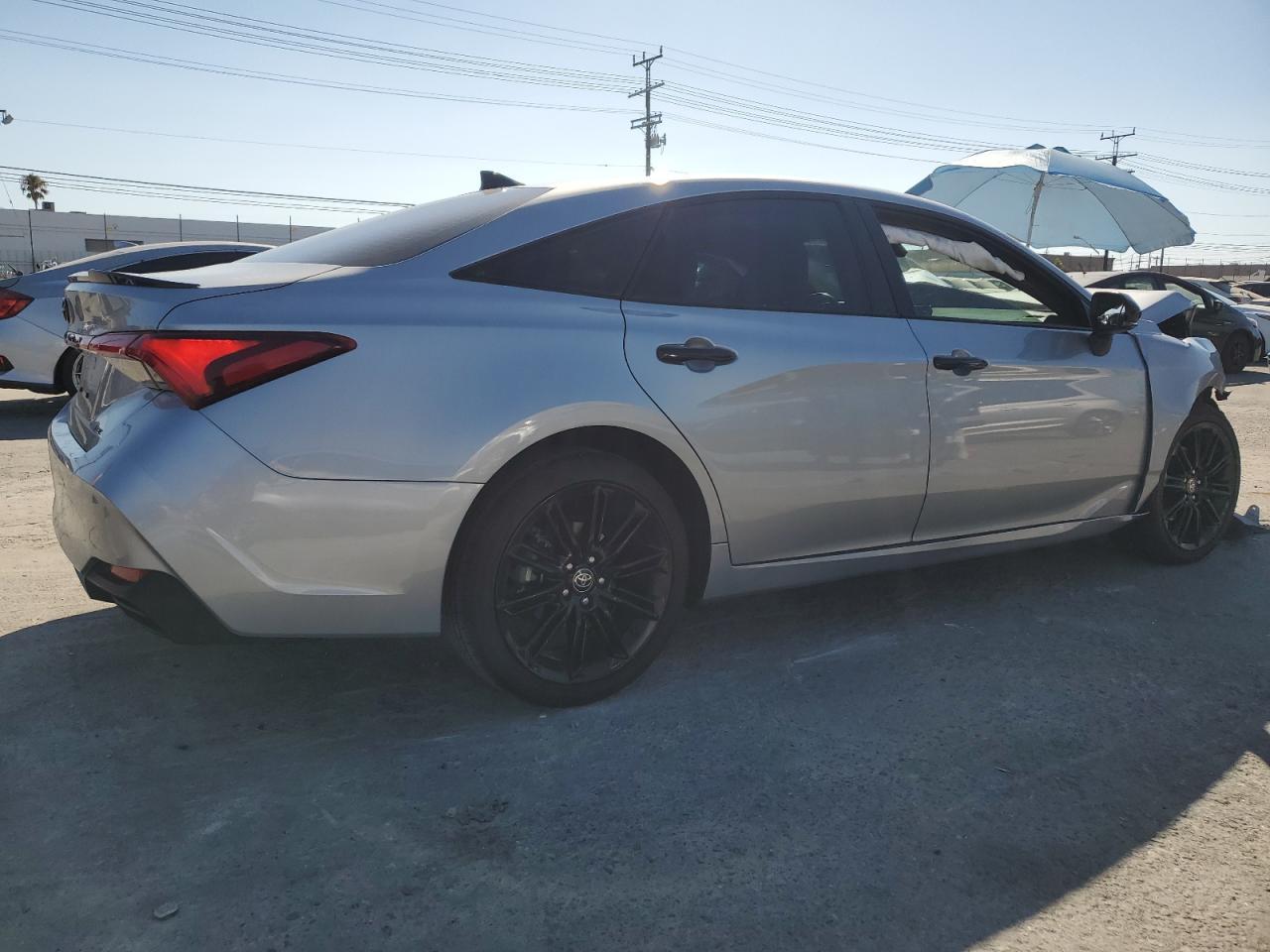 2022 Toyota Avalon Night Shade - Фото 3