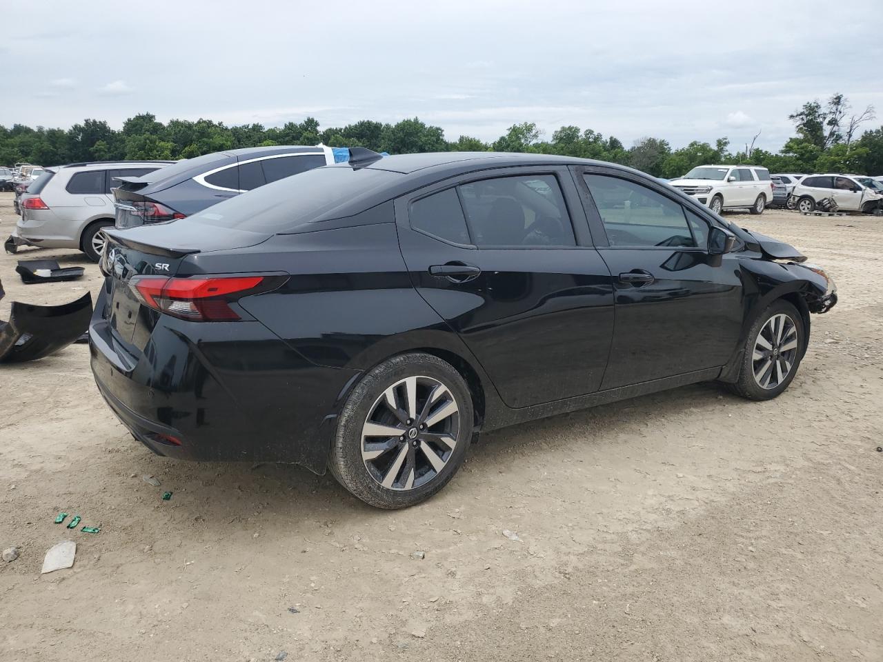 2021 Nissan Versa Sr - Фото 3