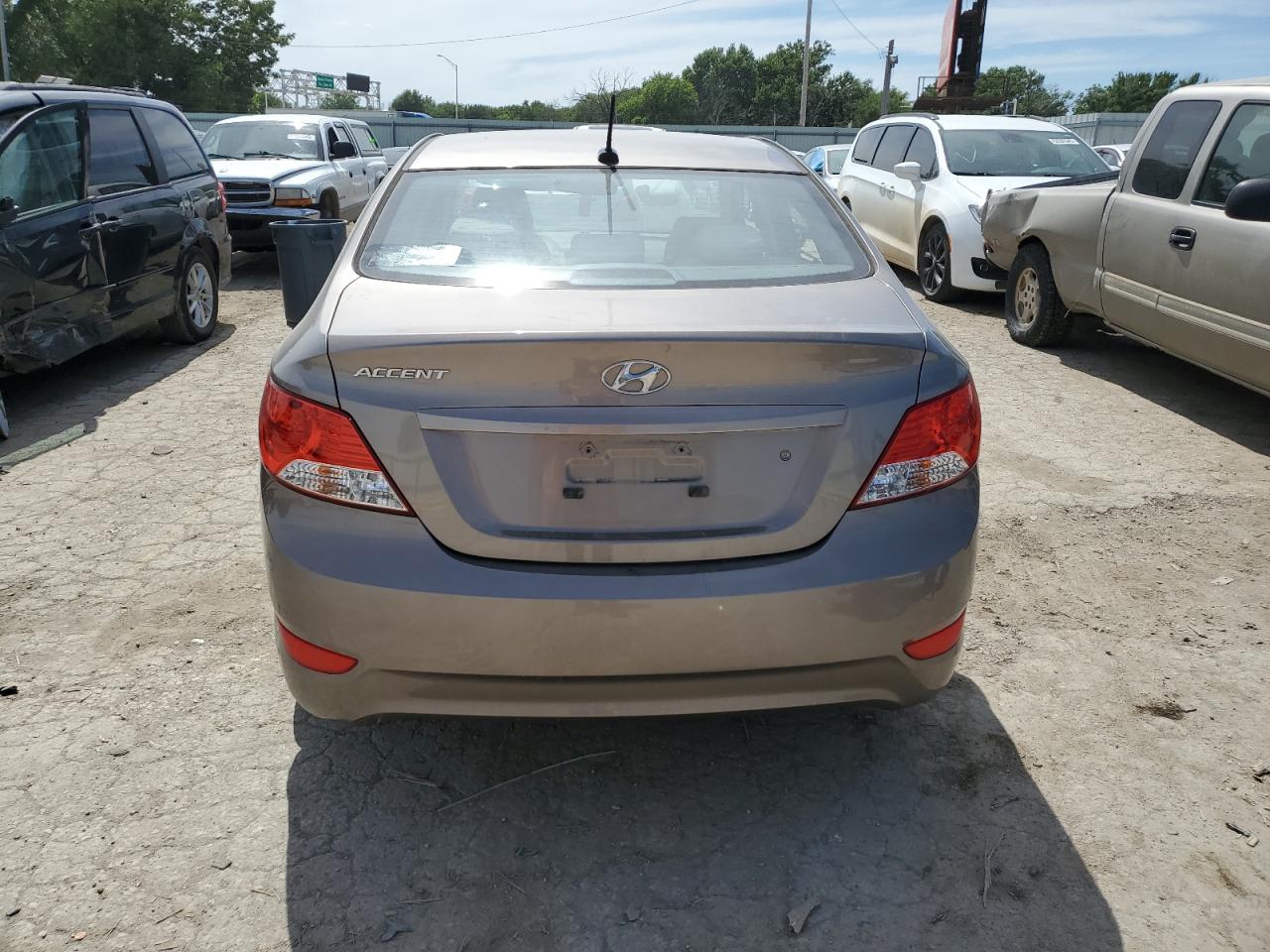 2013 Hyundai Accent Gls - Фото 6