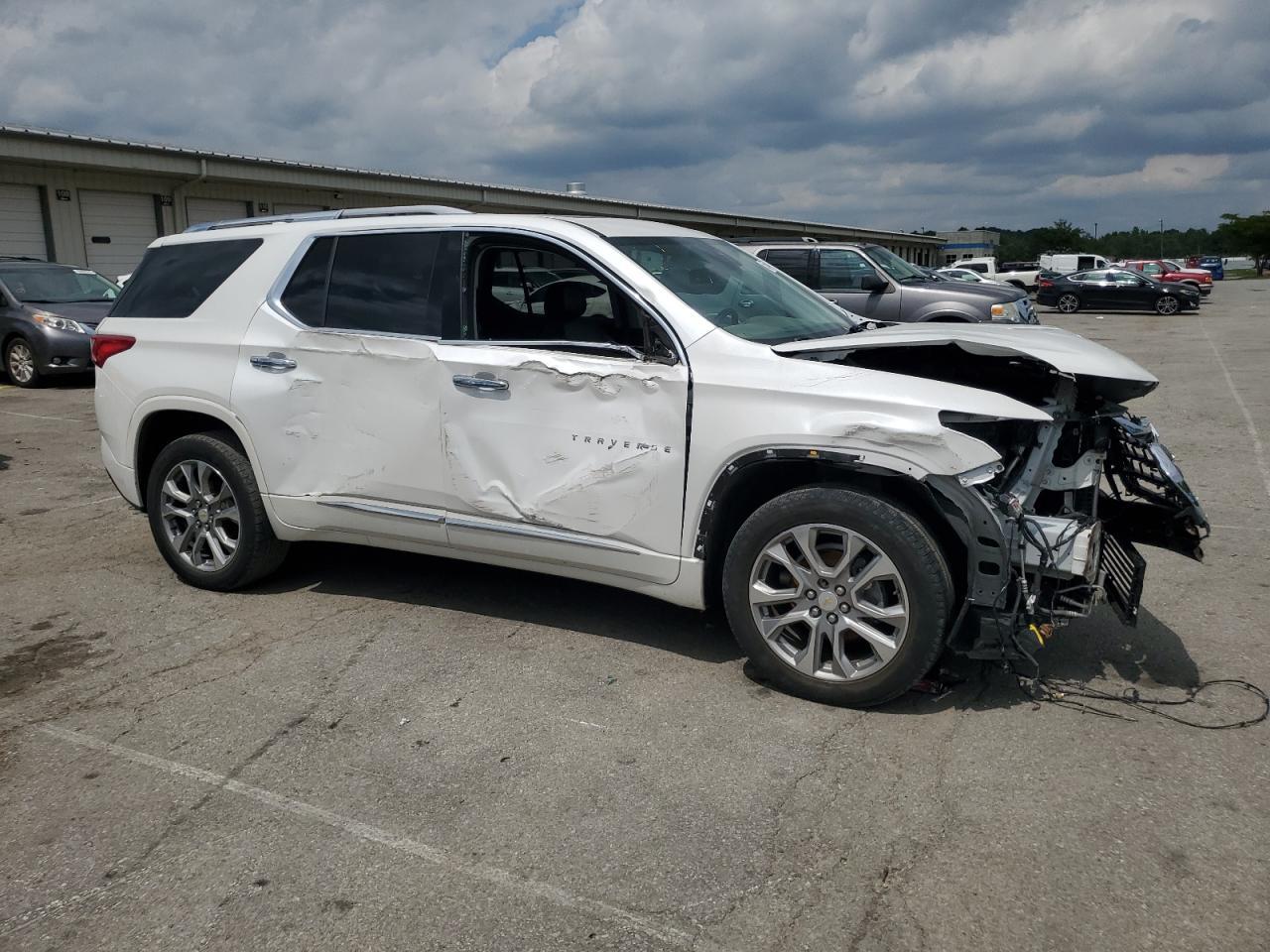 2018 Chevrolet Traverse Premier - Фото 4