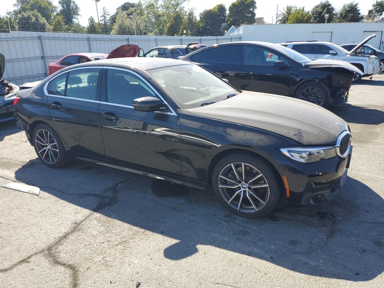 2020 BMW 330I - Фото 4