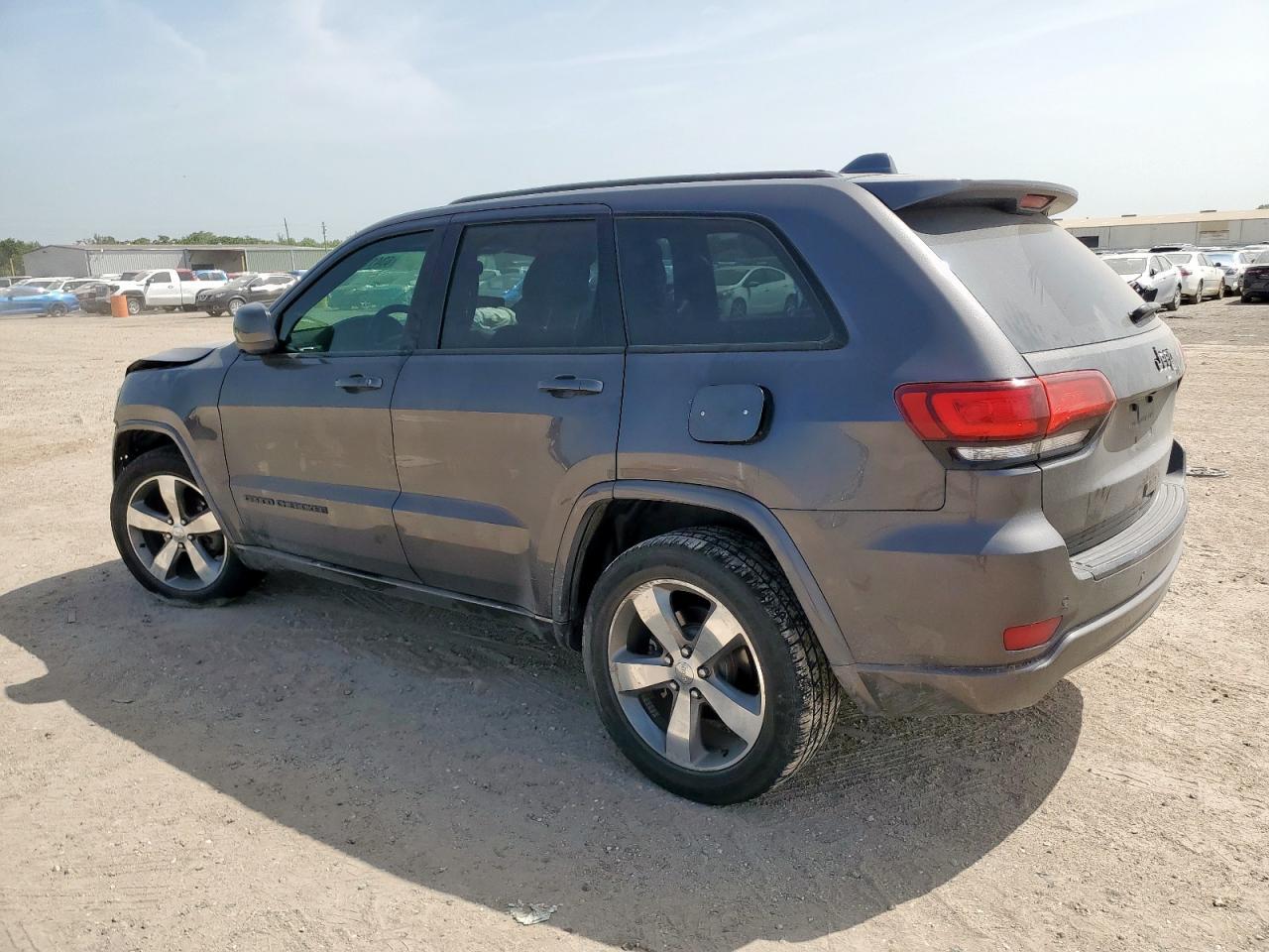 2018 Jeep Grand Cherokee Laredo - Image 2