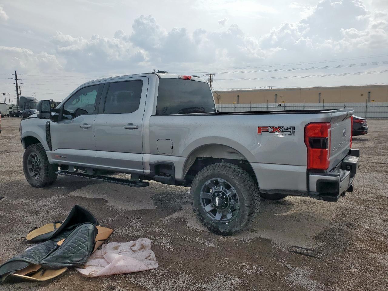 2024 Ford F250 Super Duty - Image 2