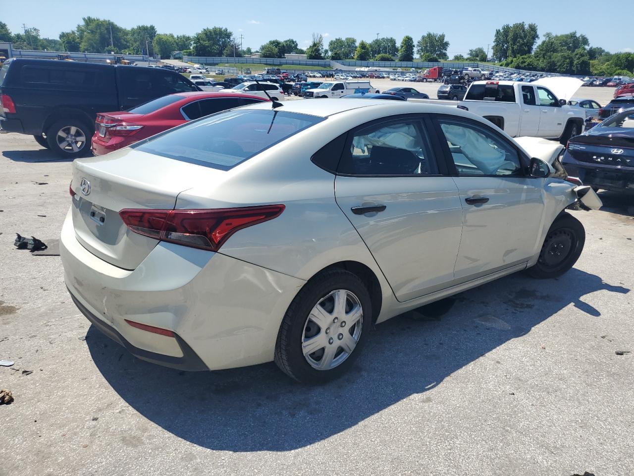 2018 Hyundai Accent Se - Фото 3