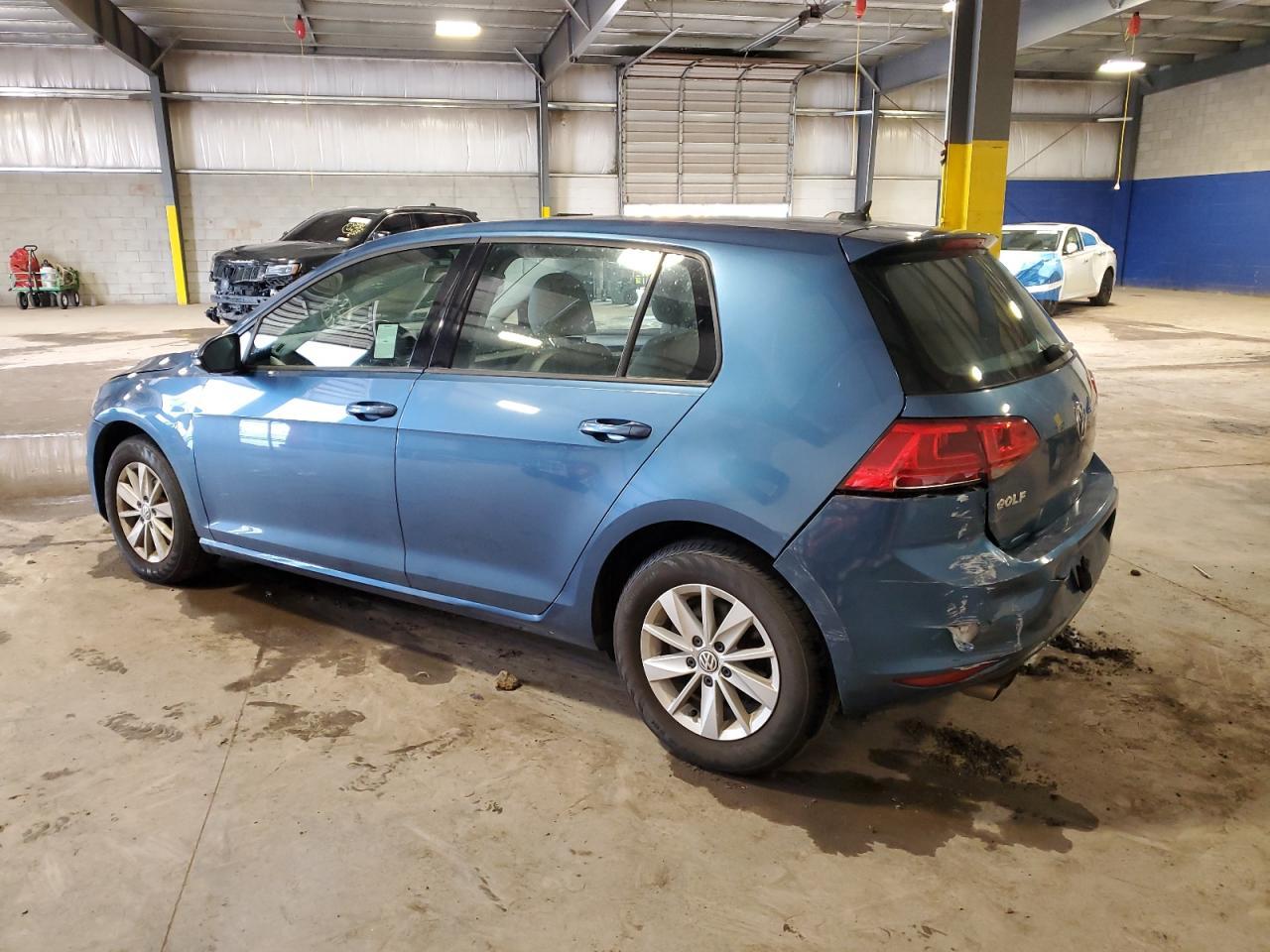 2015 Volkswagen Golf - Image 2