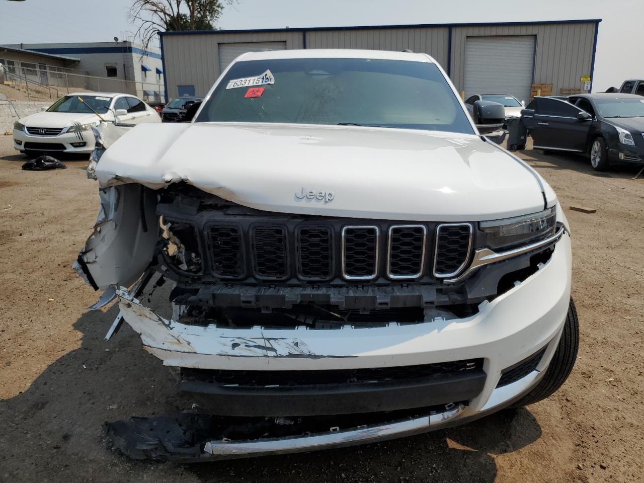 2024 Jeep Grand Cherokee L Laredo - Image 5