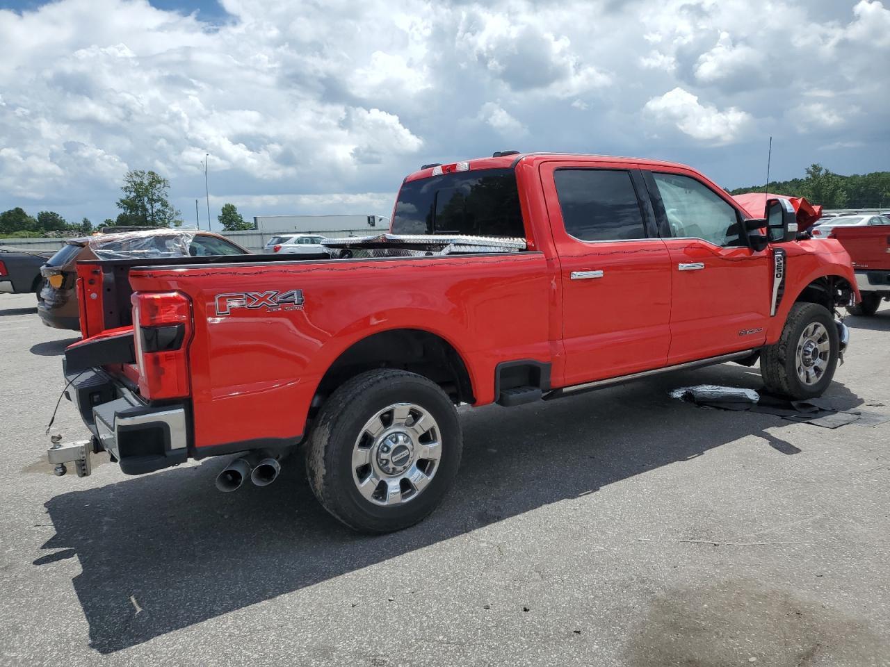 2024 Ford F250 Super Duty - Фото 3