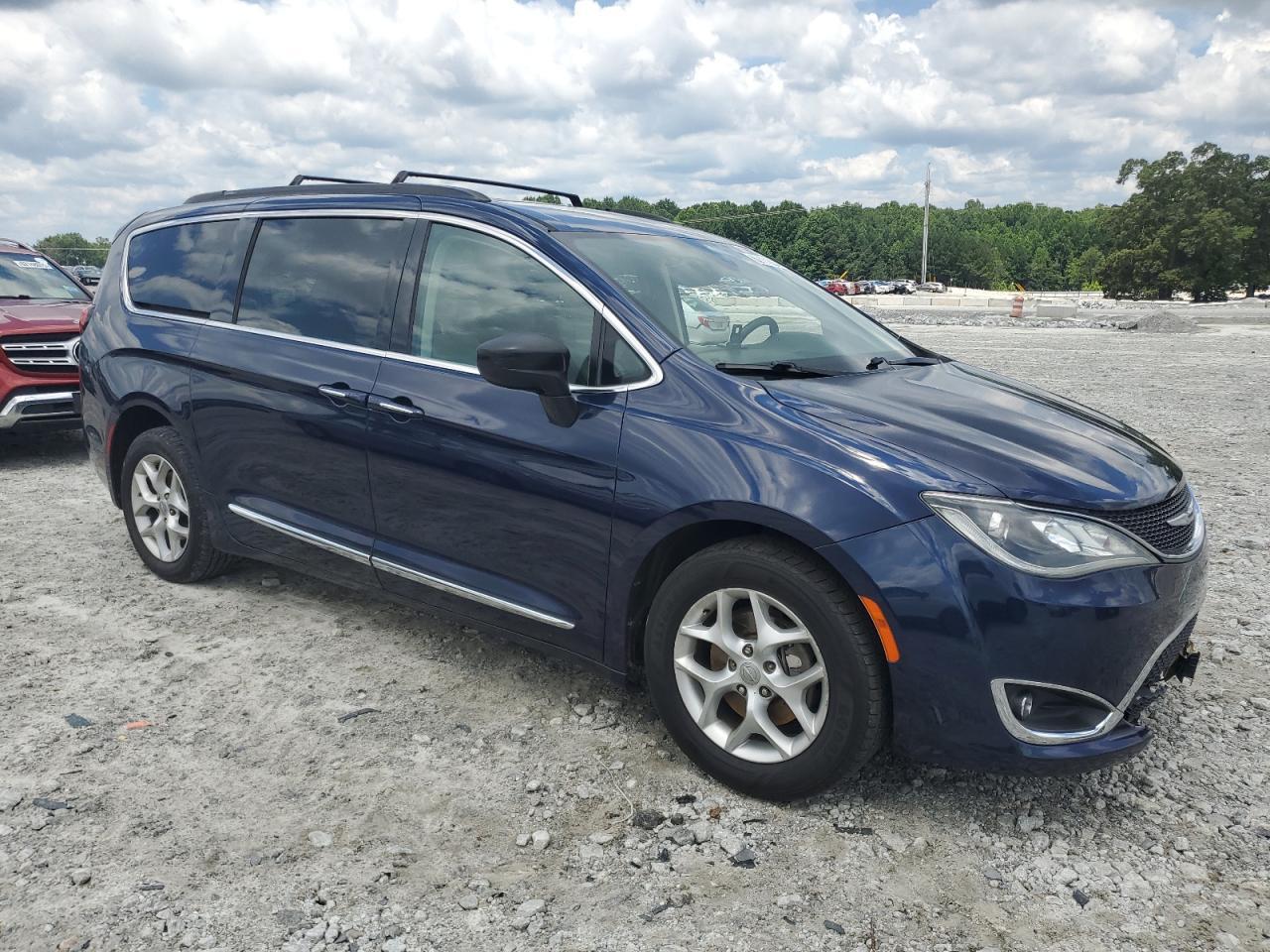 2017 Chrysler Pacifica Touring L - Фото 4