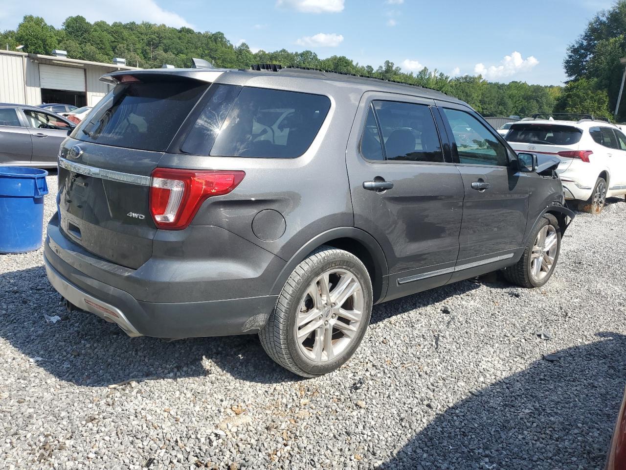 2017 Ford Explorer Xlt - Image 3