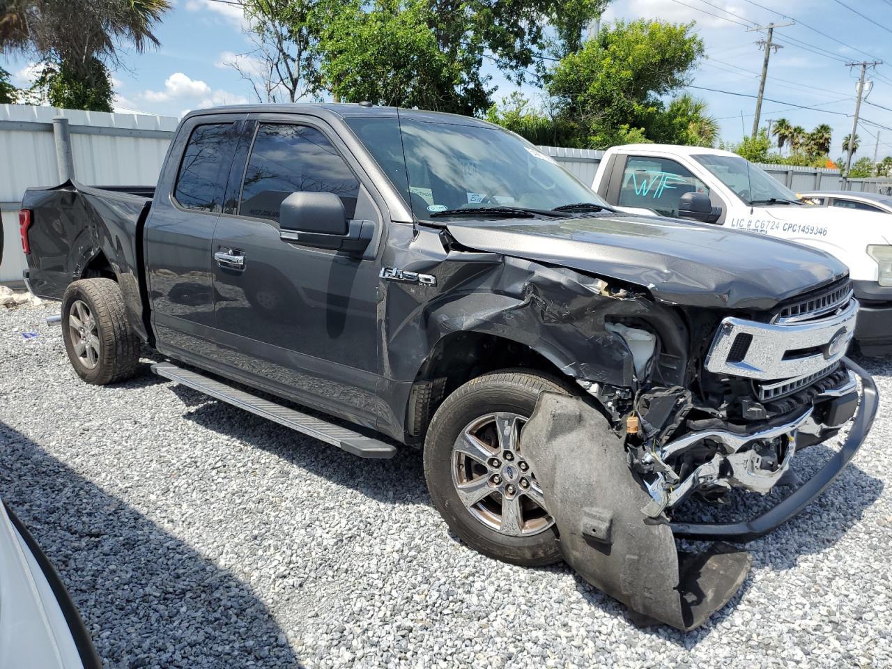 2018 Ford F150 Super Cab - Image 4