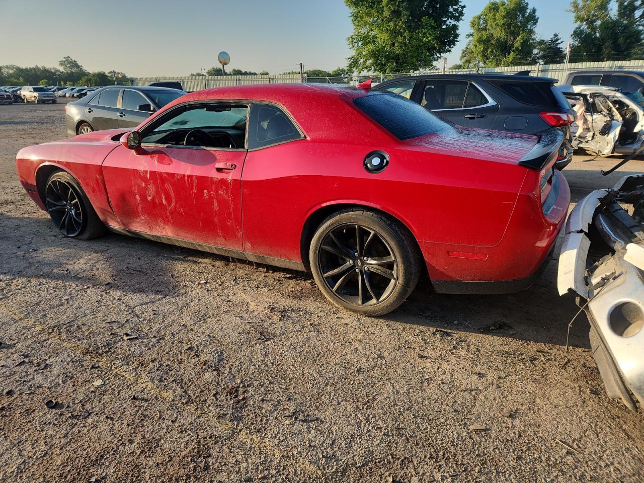 2017 Dodge Challenger Sxt - Фото 2