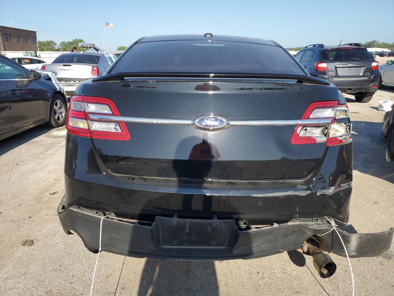 2017 Ford Taurus Sho - Фото 6