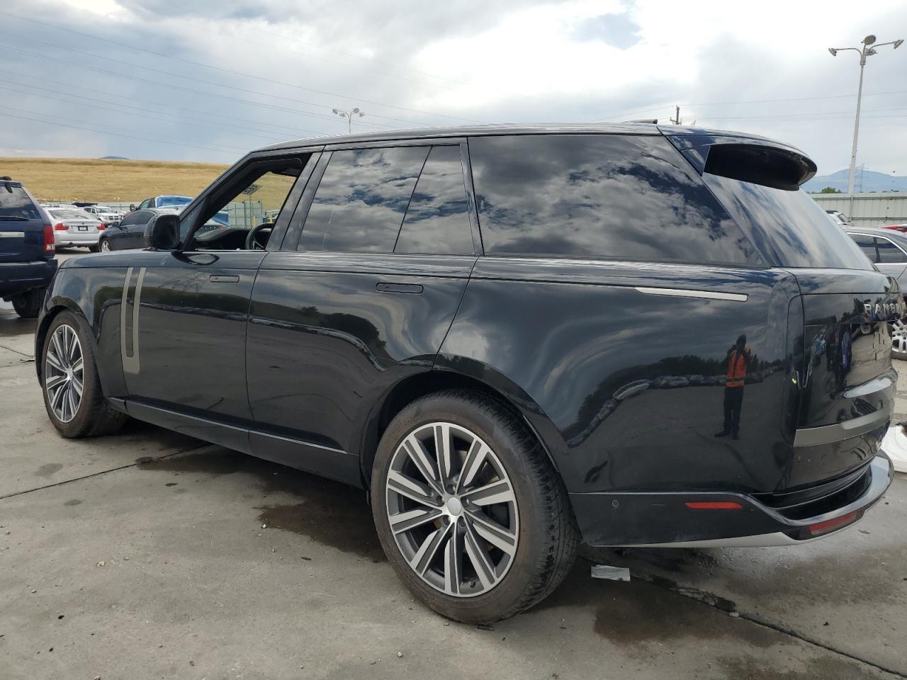 2023 Land Rover Range Rover Se - Image 2