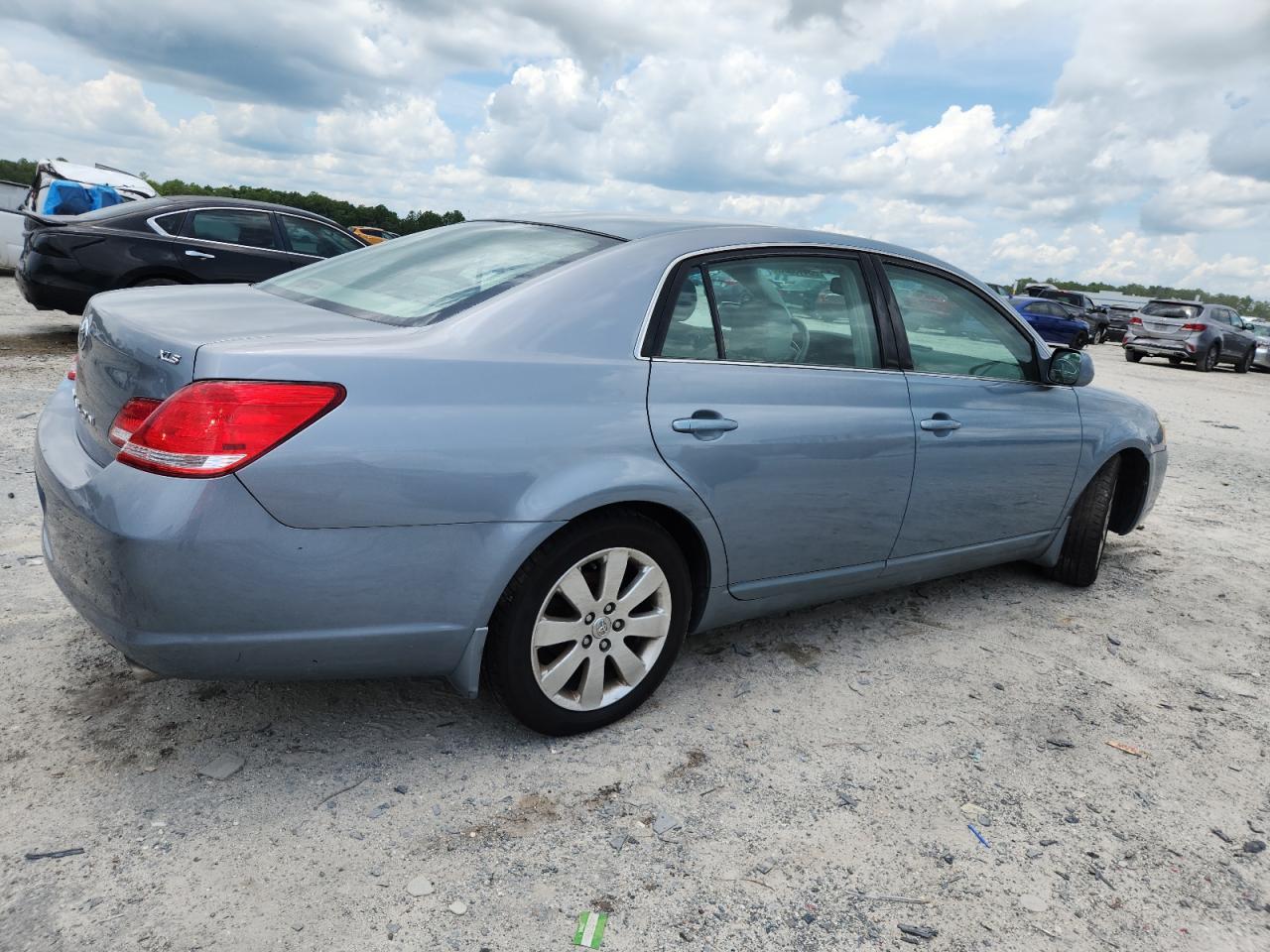 2005 Toyota Avalon Xl - Image 3