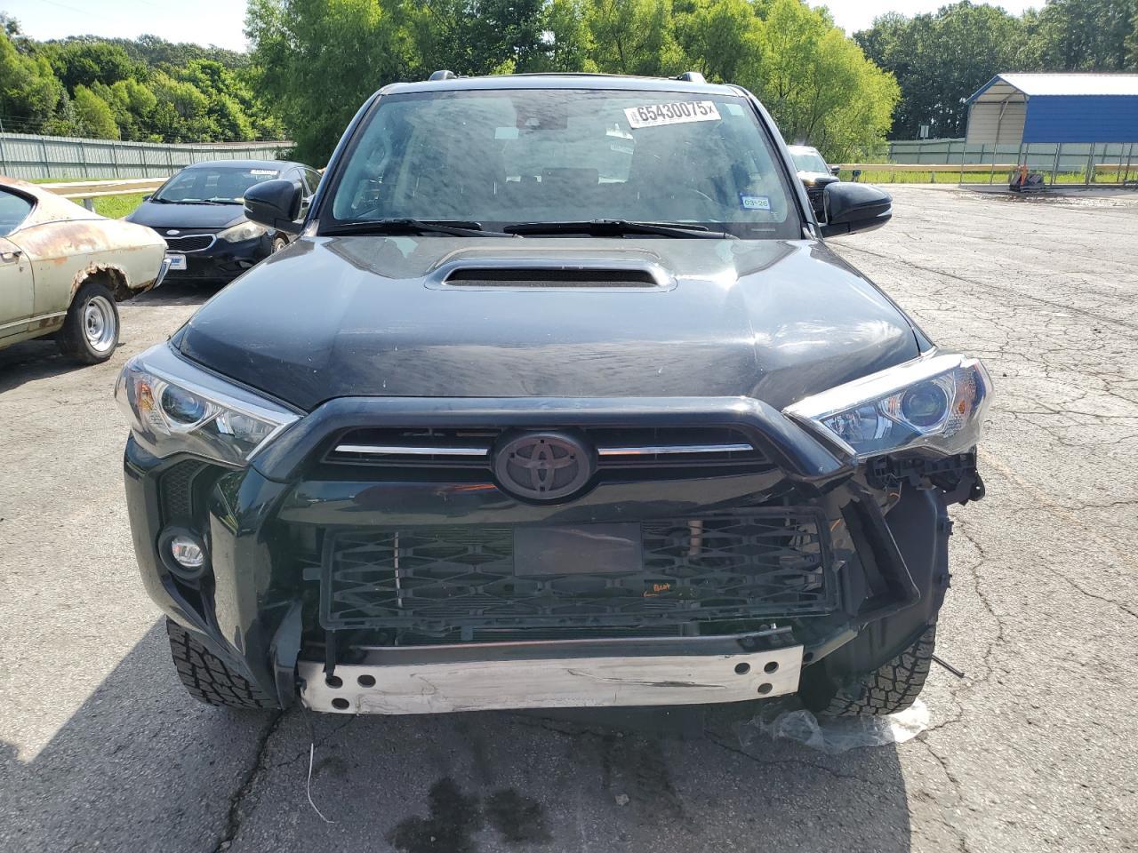 2024 Toyota 4Runner Sr5 Premium - Image 5