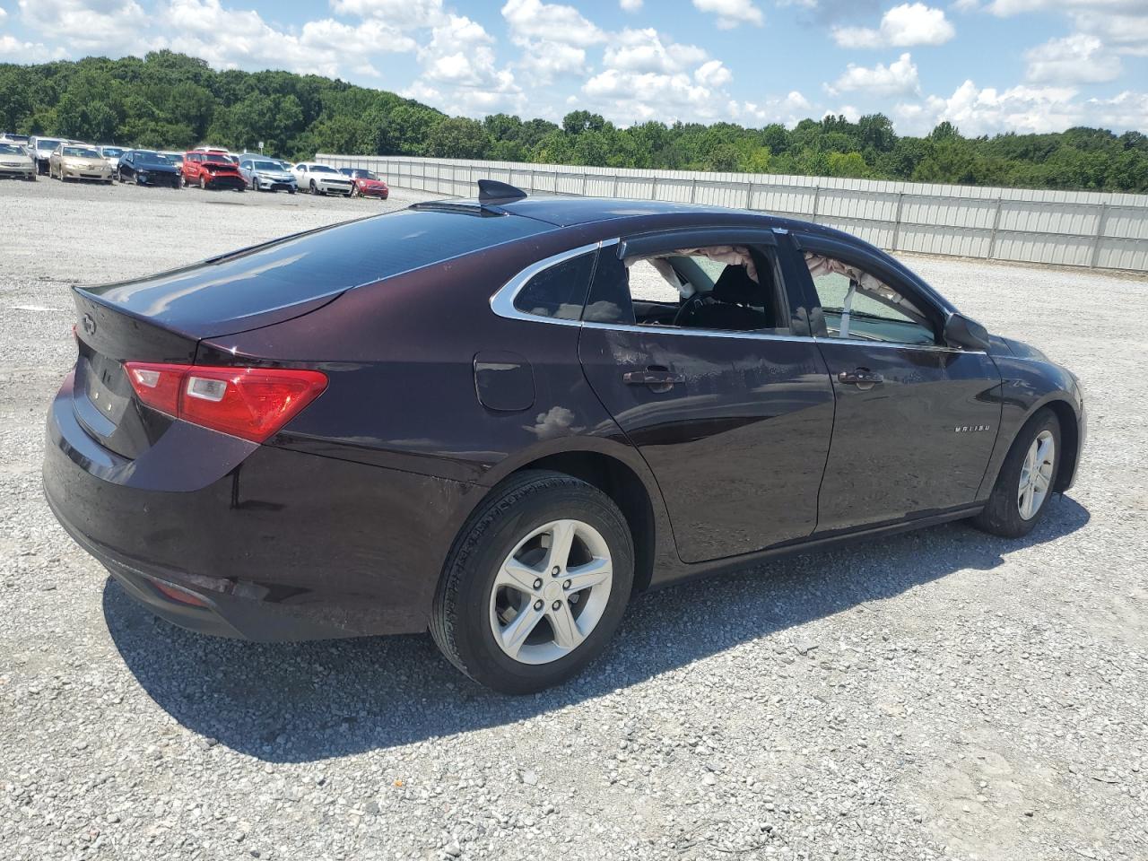 2021 Chevrolet Malibu Ls - Фото 3