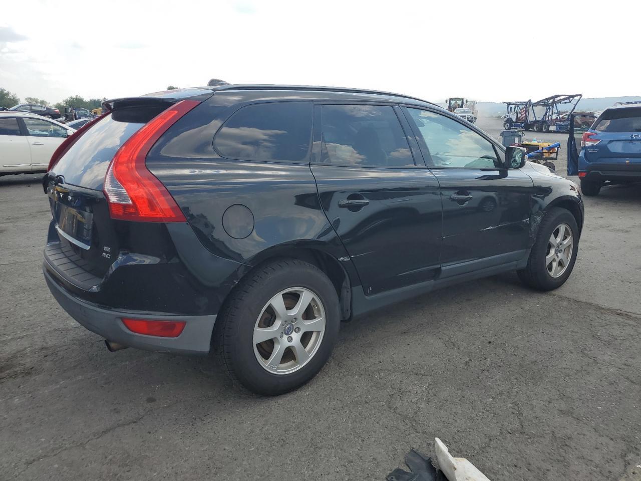 2010 Volvo Xc60 3.2 - Image 3