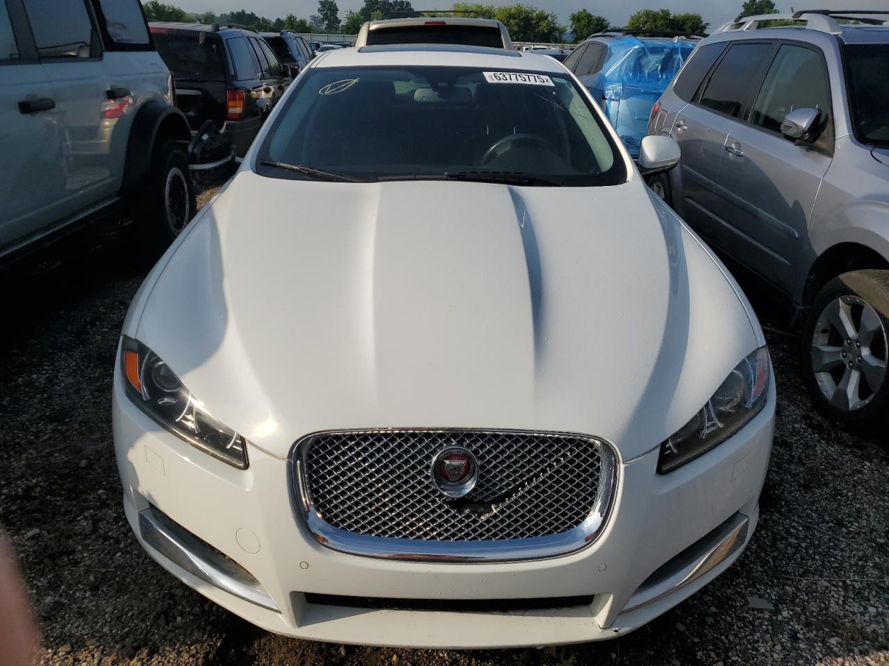 2015 Jaguar Xf 2.0T Premium - Image 5