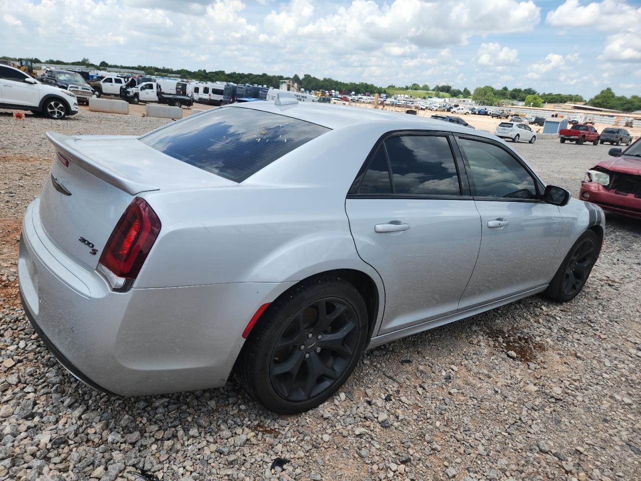 2021 Chrysler 300 C - Фото 3