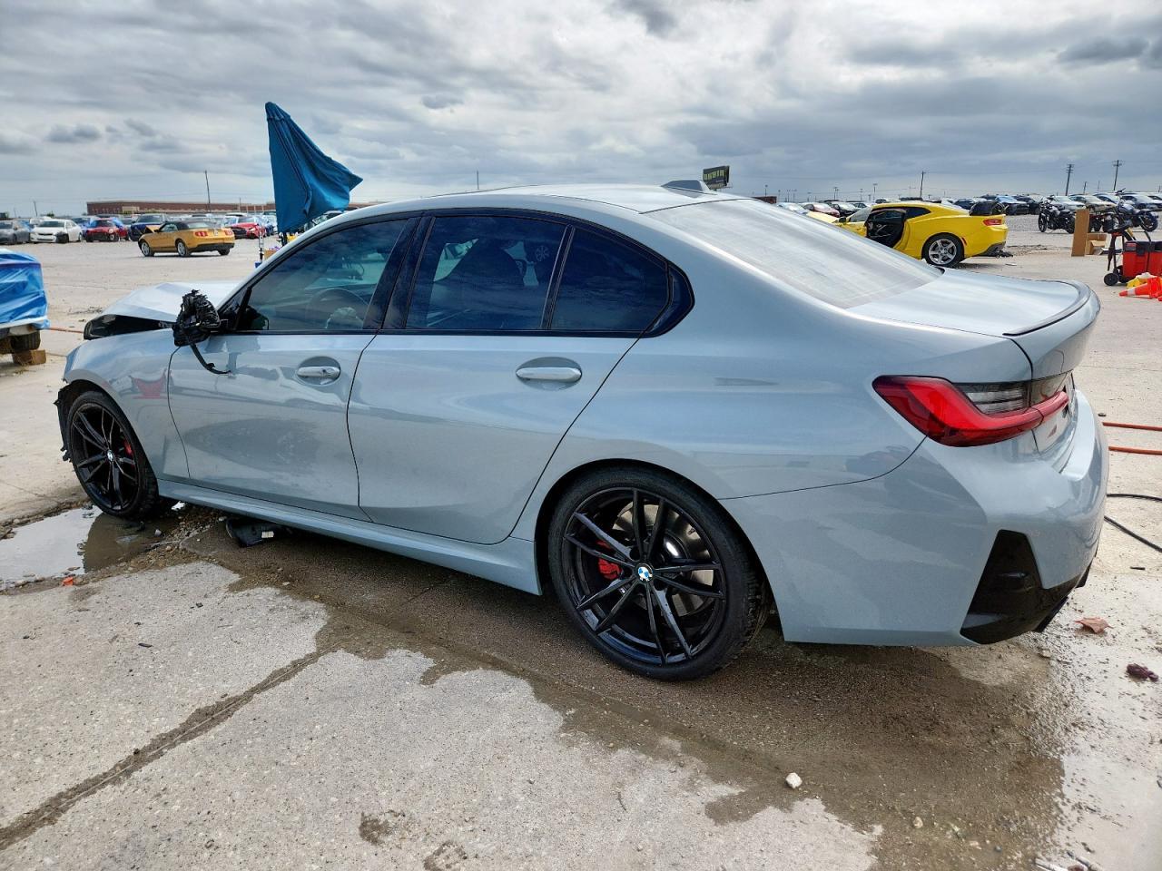 2023 BMW 330I - Фото 2