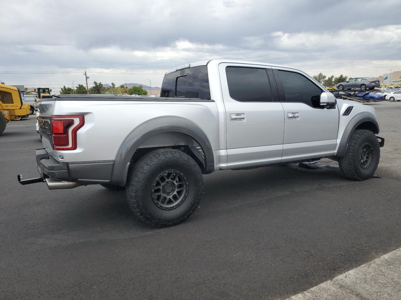2017 Ford F150 Raptor - Фото 3