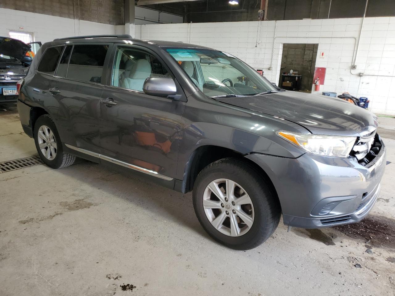 2013 Toyota Highlander Base - Image 4