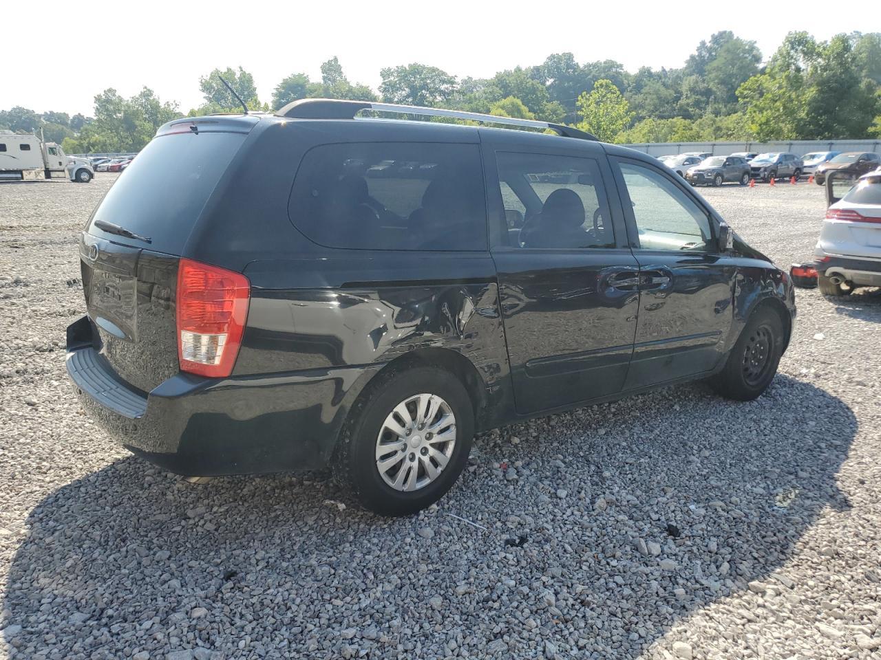 2011 Kia Sedona Lx - Image 3