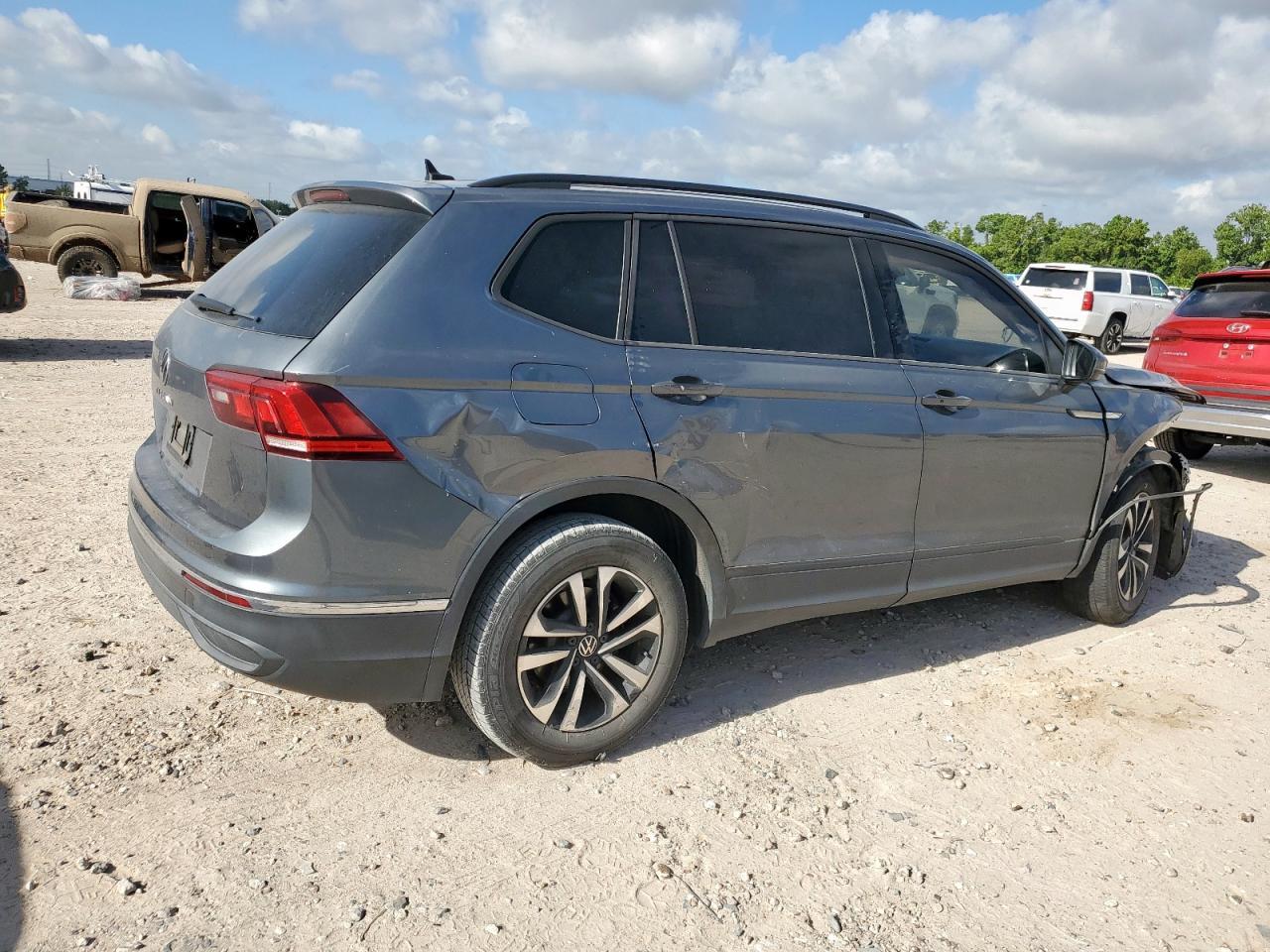 2023 Volkswagen Tiguan S - Фото 3