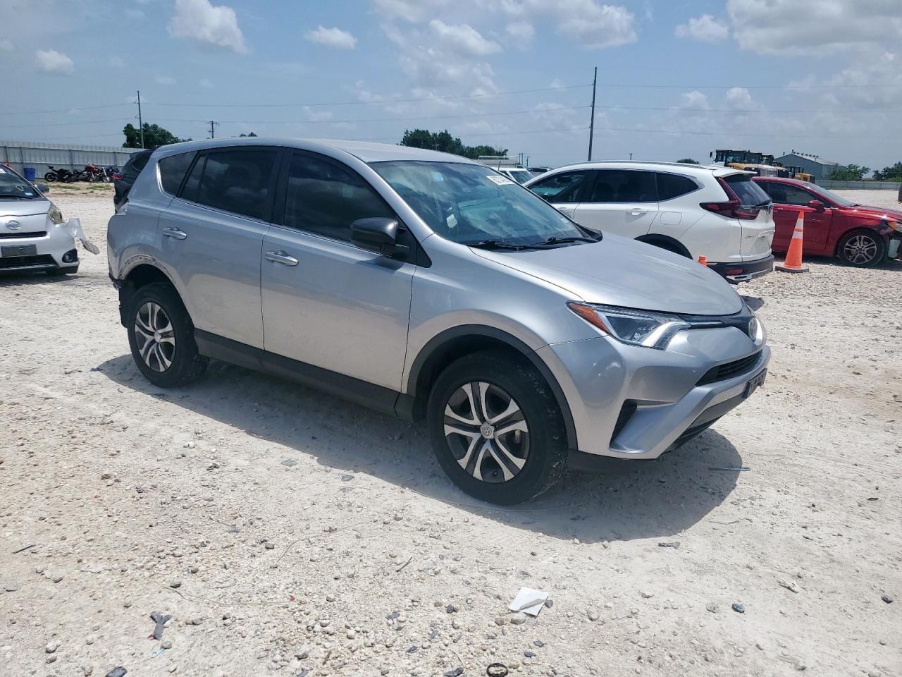 2018 Toyota Rav4 Le - Image 4
