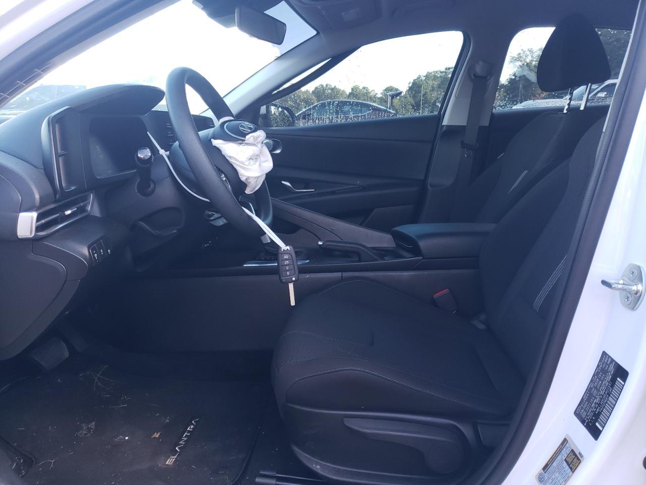 2024 Hyundai Elantra Se - Фото 7