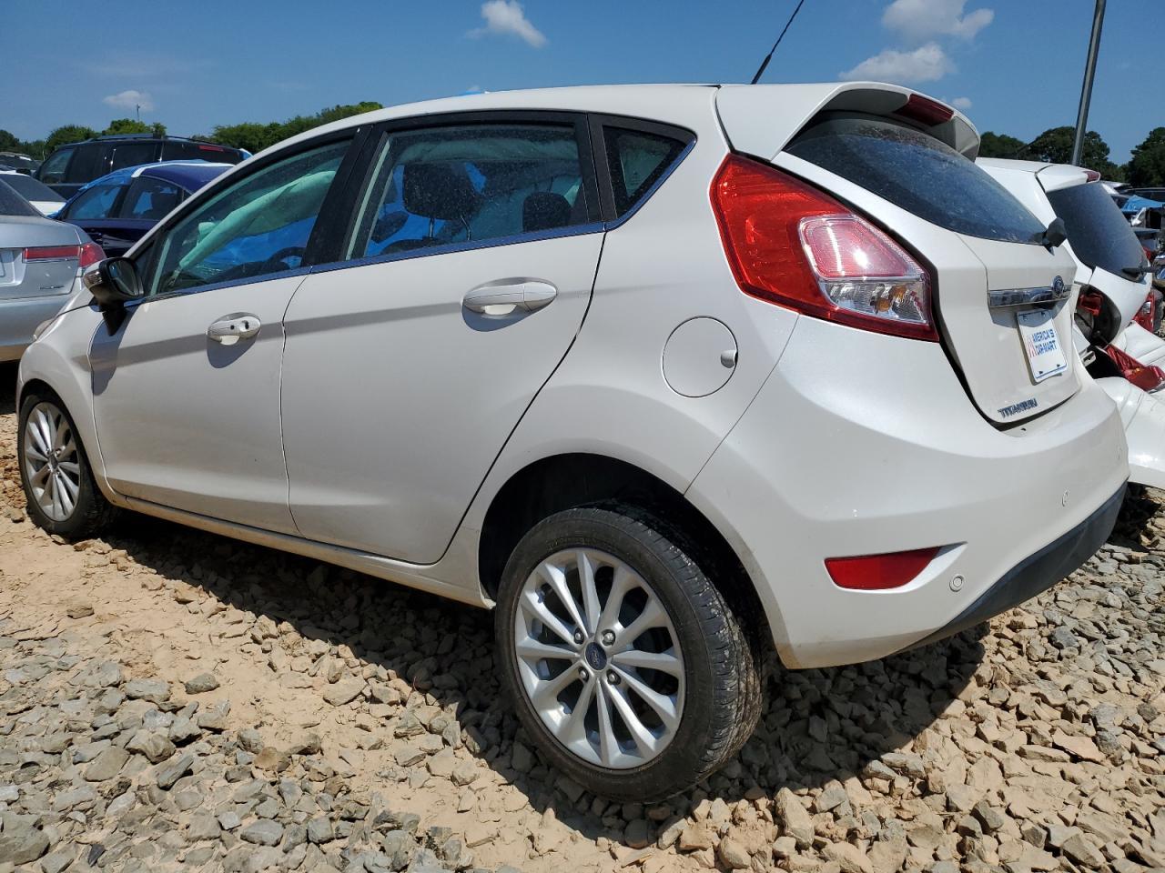 2017 Ford Fiesta Titanium - Фото 2