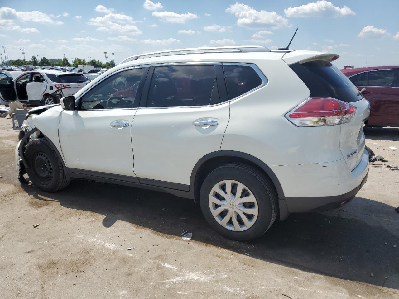 2016 Nissan Rogue S - Фото 2