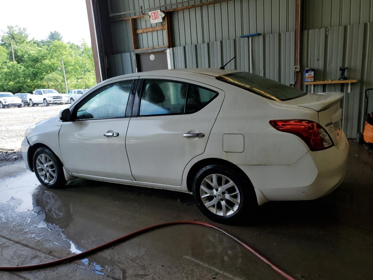 2014 Nissan Versa S - Фото 2