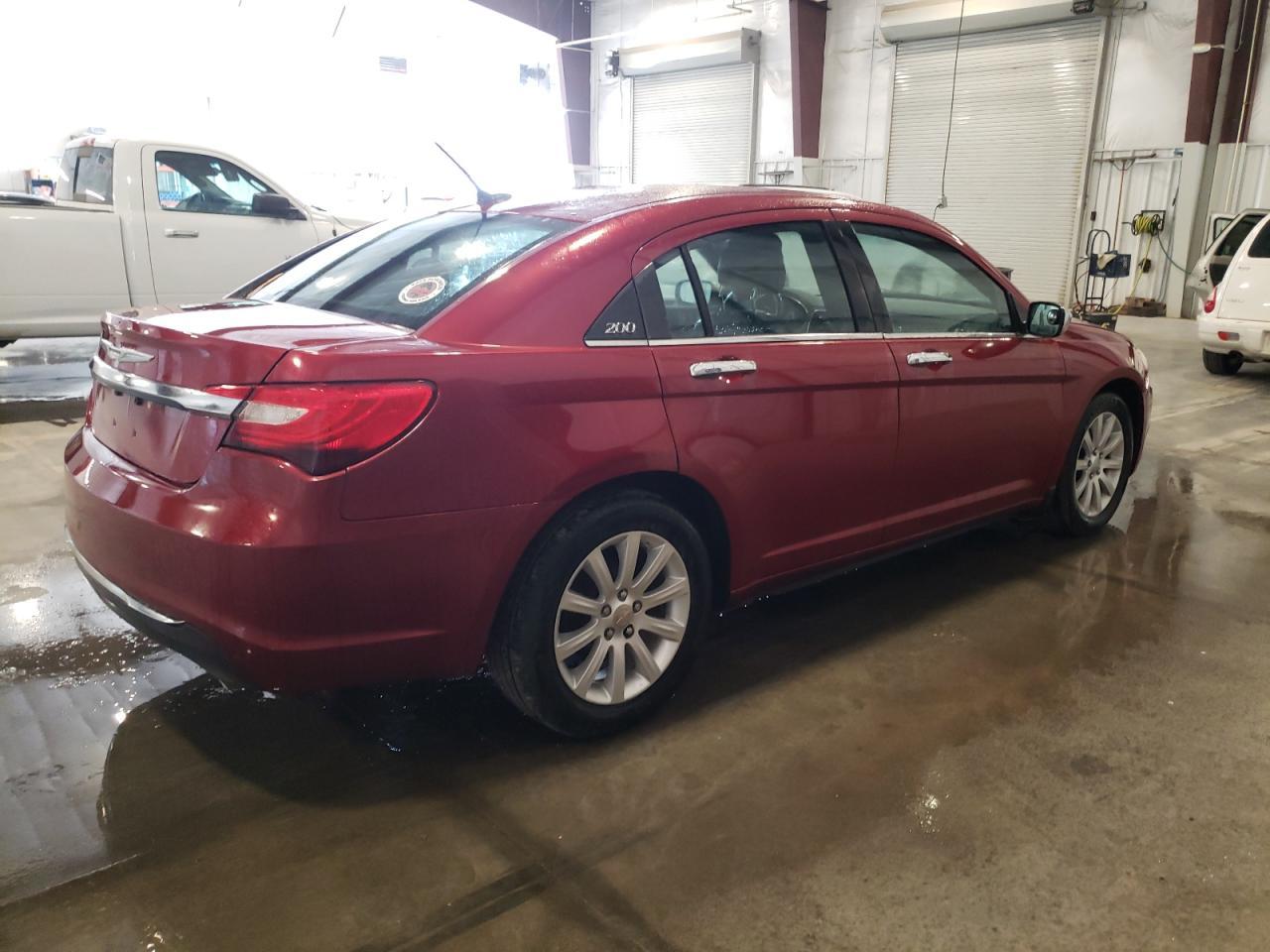 2013 Chrysler 200 Limited - Фото 3