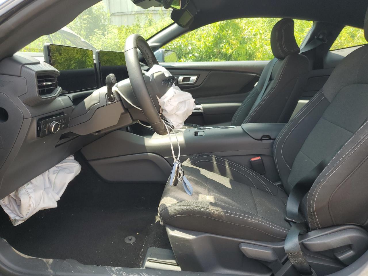 2025 Ford Mustang - Фото 7