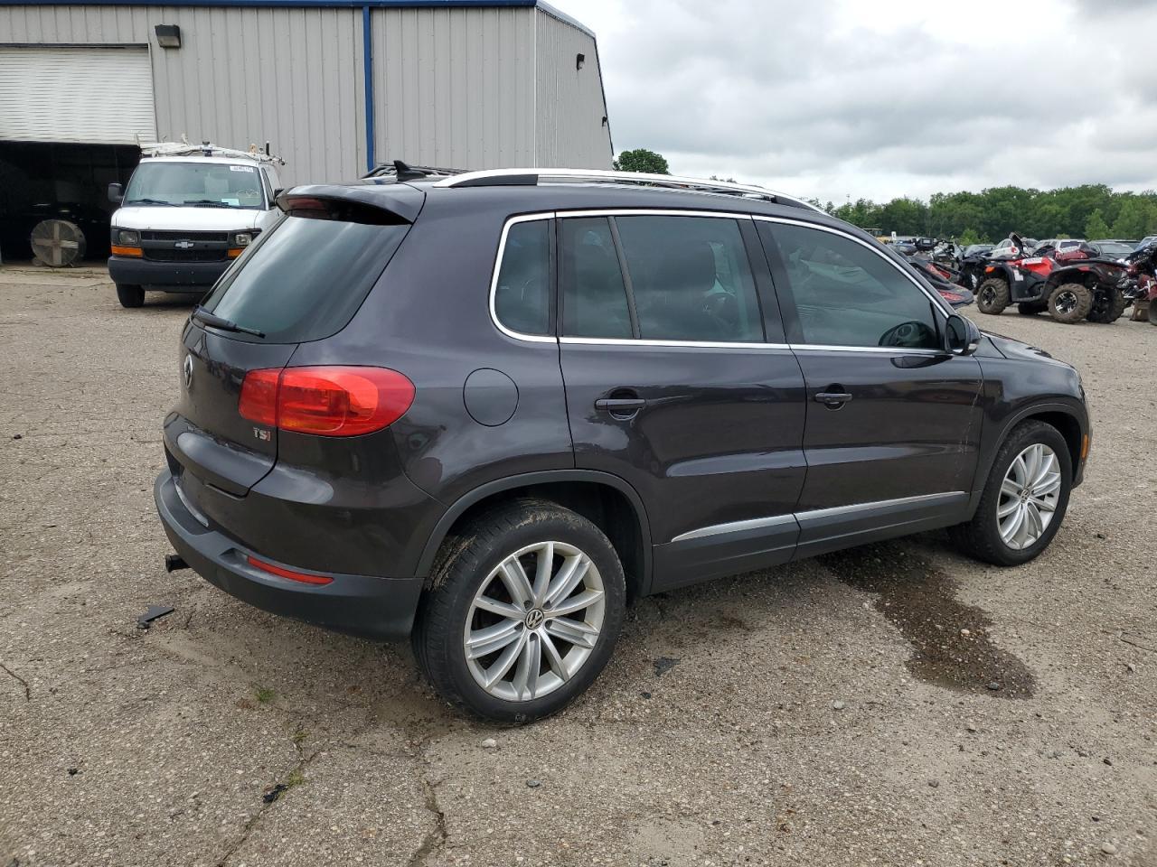 2016 Volkswagen Tiguan S - Image 3