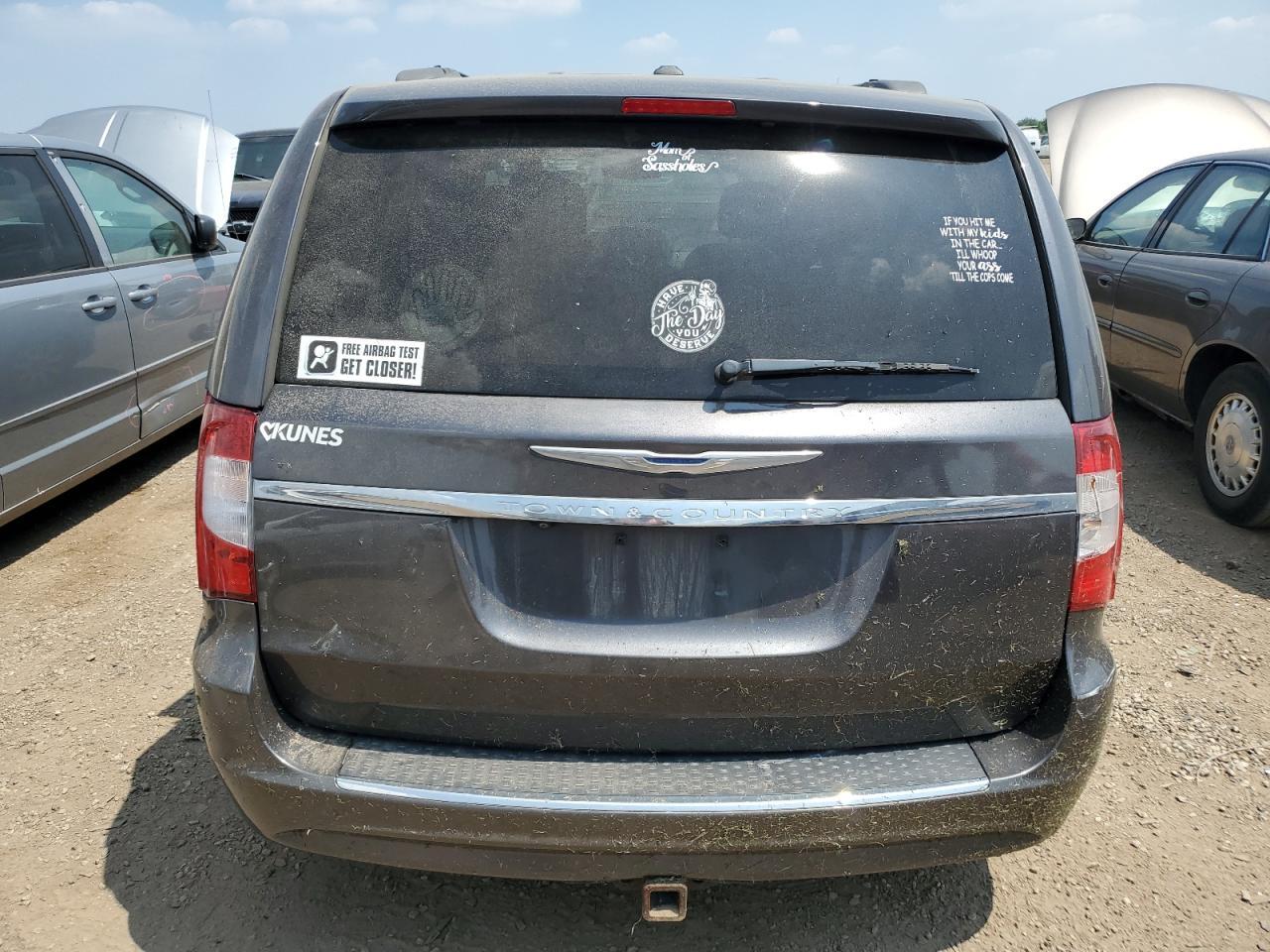 2015 Chrysler Town & Country Touring - Image 6