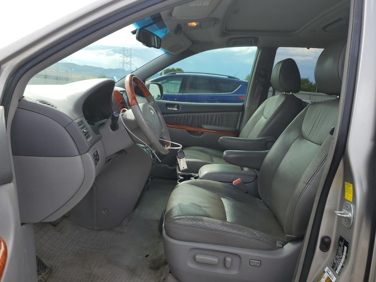 2010 Toyota Sienna Xle - Фото 7