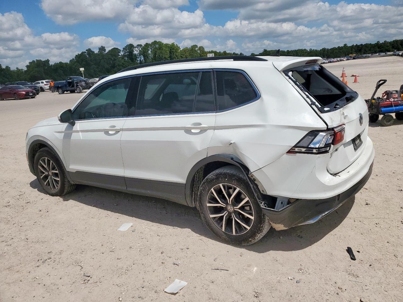 2019 Volkswagen Tiguan Se - Image 2
