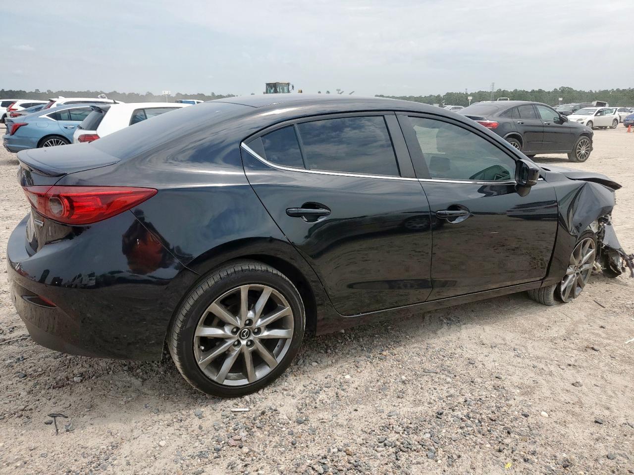 2018 Mazda 3 Touring - Фото 3