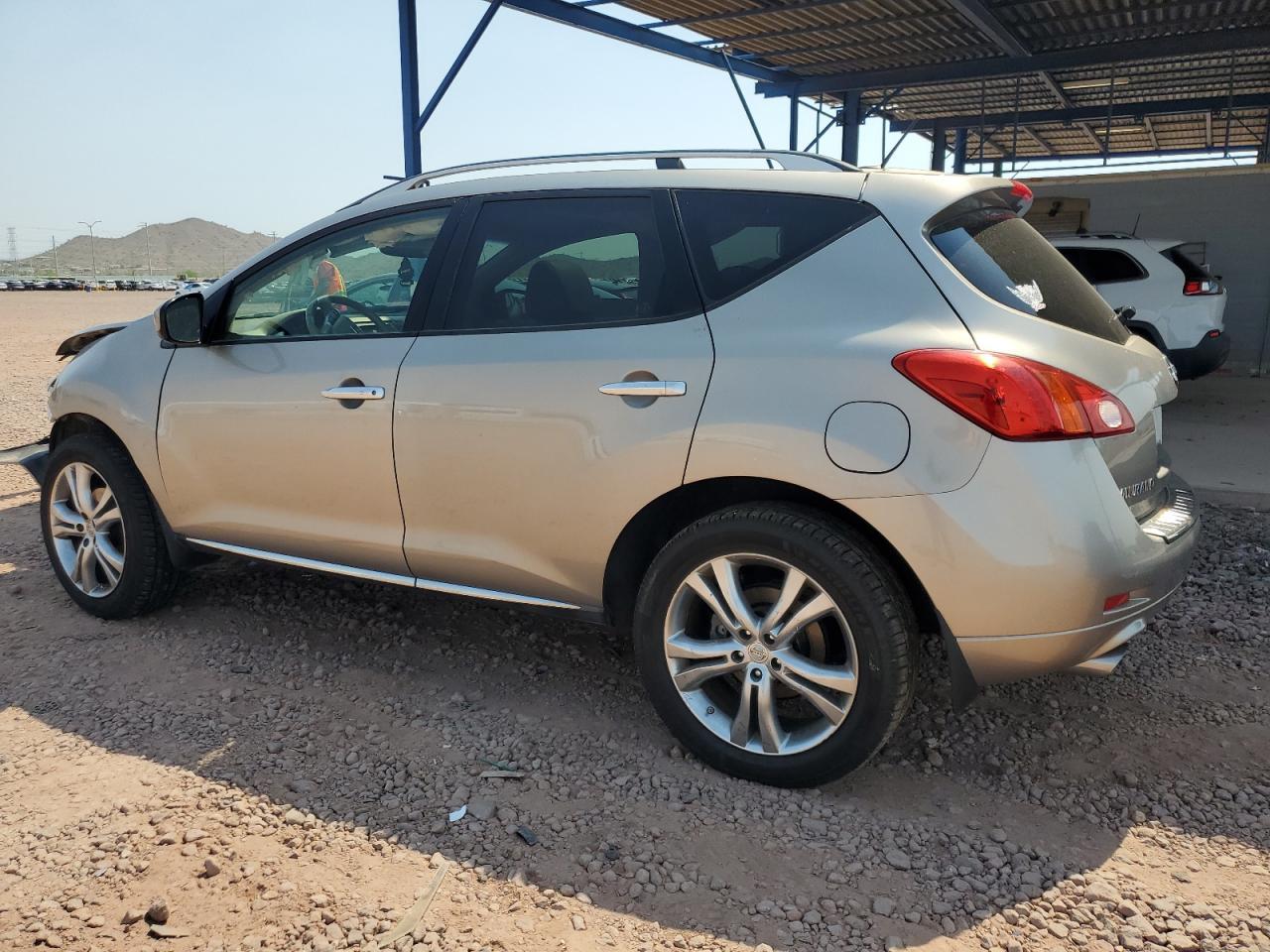 2010 Nissan Murano S - Image 2