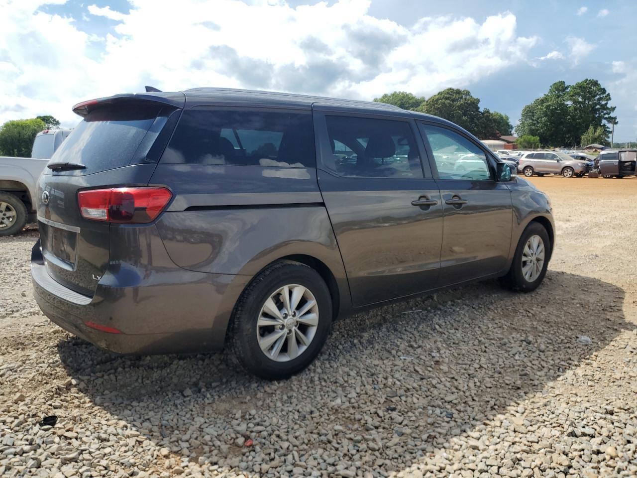 2016 Kia Sedona Lx - Image 3