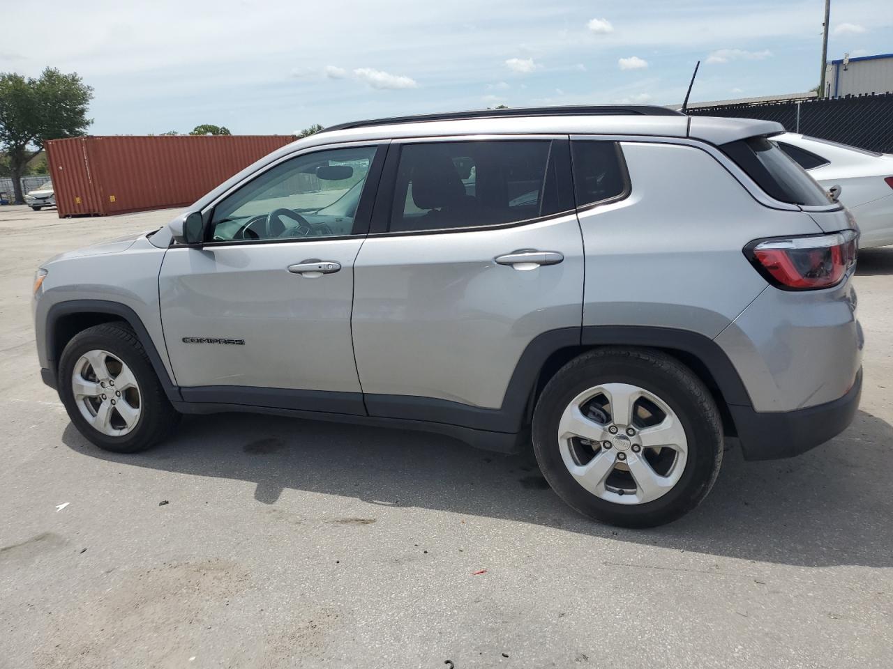 2019 Jeep Compass Latitude - Image 2
