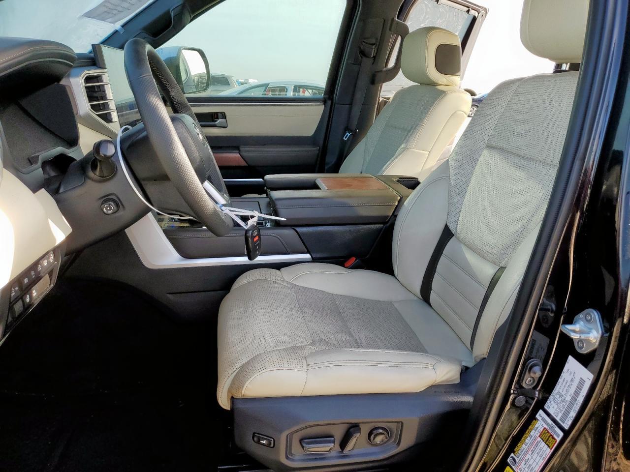 2023 Toyota Tundra Crewmax Platinum - Image 7