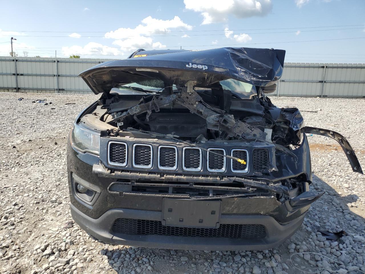 2018 Jeep Compass Latitude - Image 5