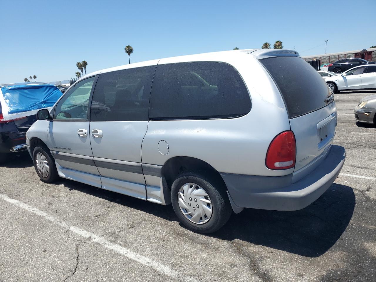 2000 Dodge Grand Caravan Se - Image 2